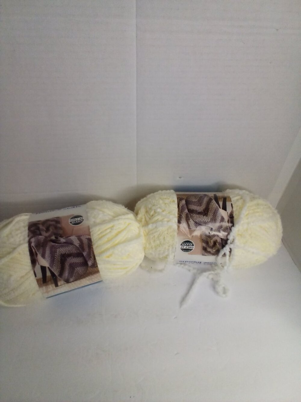 Bernat Home Bundle Blanket Yarn Bulky 2 Skeins Cream